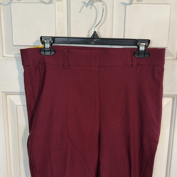 NWT Rafaella Maroon stretch pant size 8 - Picture 3 of 5